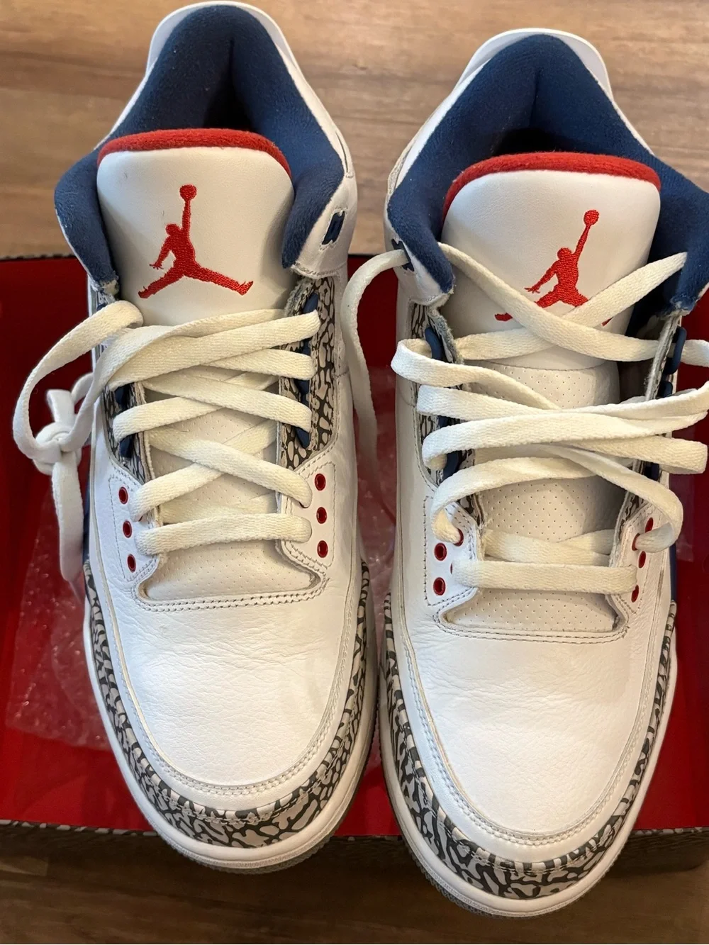Jordan 3 Retro True Blue 2016 size 10m like new condition.